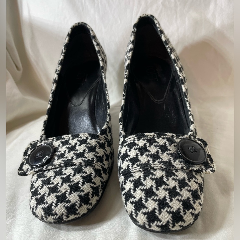 LOFT Black and White Houndstooth Pump Shoes - Picture 2 of 7